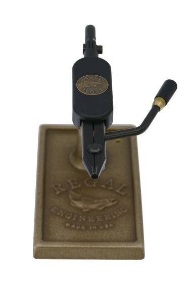 Regal Medallion Series Vise - Shank Jaws/Bronze Traditional Base in the group Hooks & Terminal Tackle / Fly Tying / Fly Tying Vices at Sportfiskeprylar.se (REG-SHK-70T)