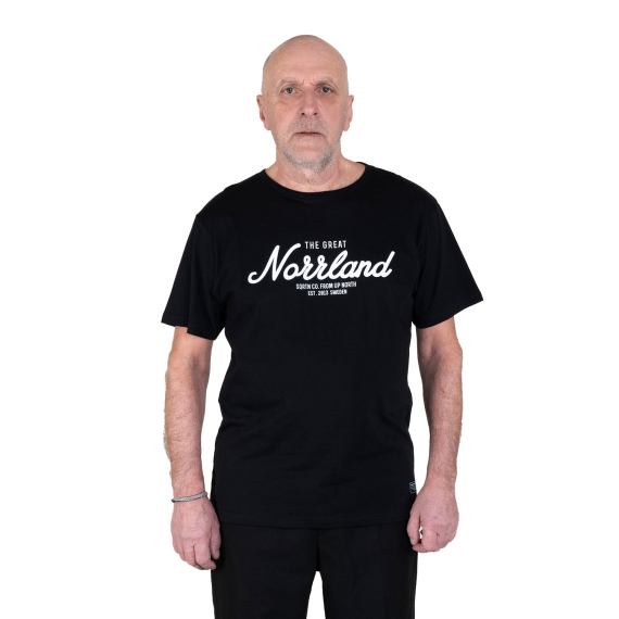 SQRTN Great Norrland T-Shirt Black in the group Clothes & Shoes / Clothing / T-shirts at Sportfiskeprylar.se (TEE-001-Mr)